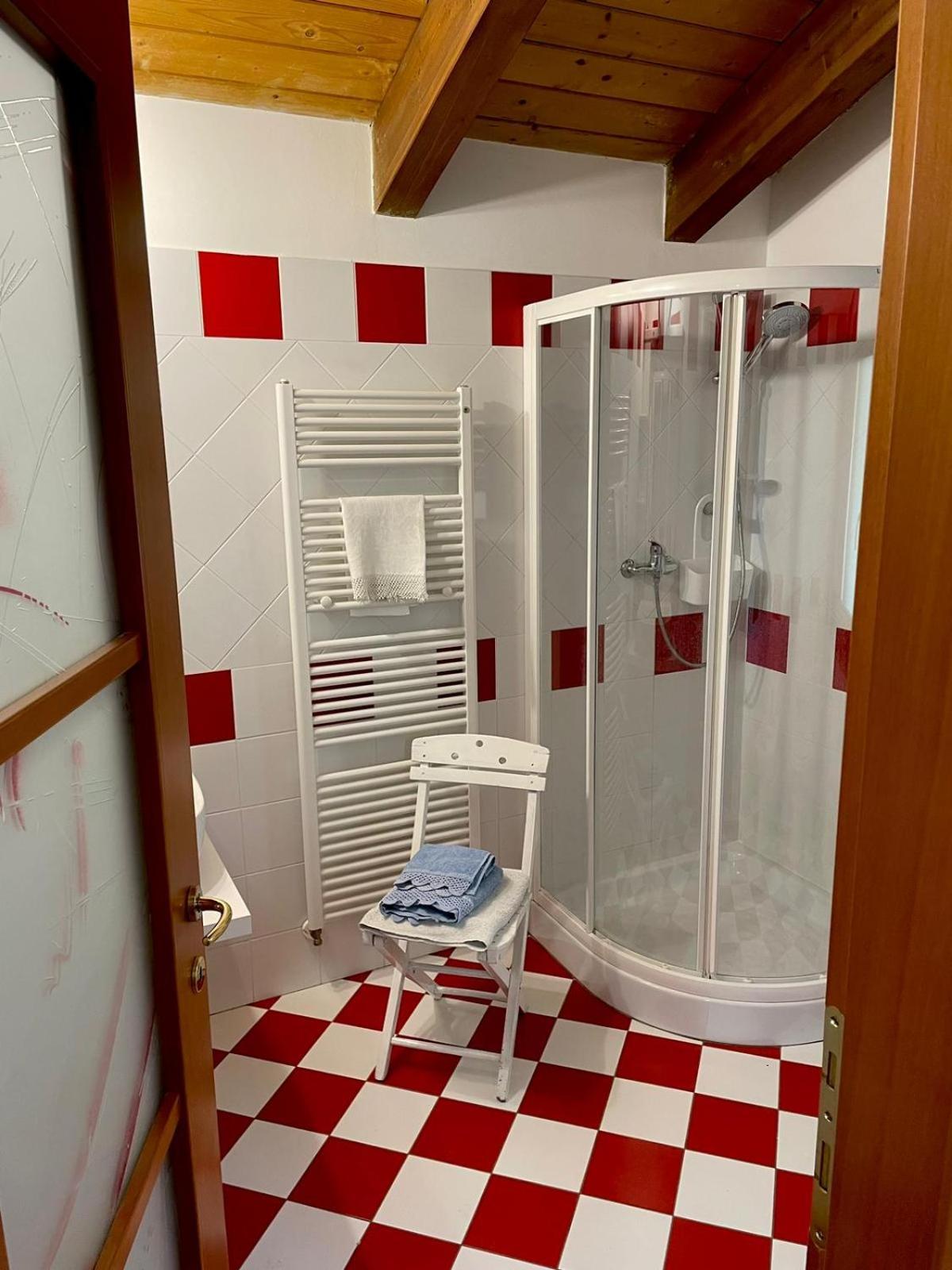L'Angolo Di Leo Borgofranco d'Ivrea エクステリア 写真